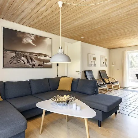 10 Person Holiday In Bl Vand